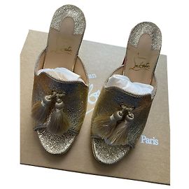 Christian Louboutin Mule de Vienne Mules in pelle dorata