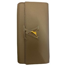 Louis Vuitton Capucines Wallet Beige Taurillon Leather