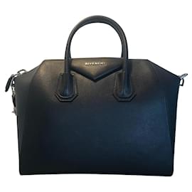 Borsa Givenchy Antigona in pelle nera martellata