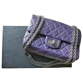 Borsa a mano Chanel 2.55 in pelle viola scuro