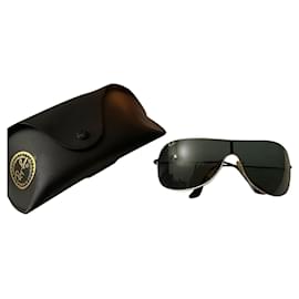 Occhiali da sole Ray-Ban neri e argentati in plastica