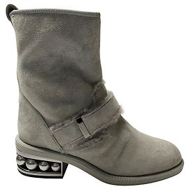 Botas de motociclista embelezadas de Nicholas Kirkwood Casiti Pearl em camurça cinza