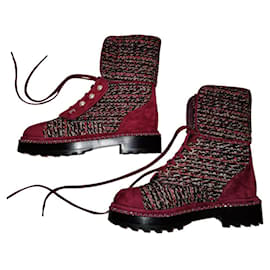 Chanel verde 18Botas cortas K Suede Pearl Chain Logo con cordones ROSA