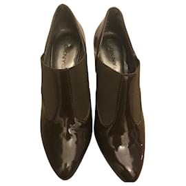 Botas baixas em couro envernizado DKNY