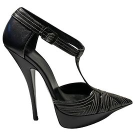 Balenciaga T-Strap Salto com ponto de contraste em couro preto