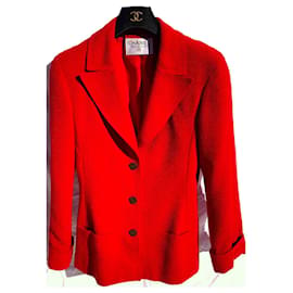 Chaqueta Chanel de tweed roja
