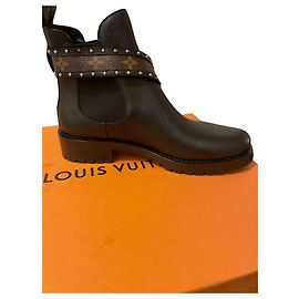 Botines Louis Vuitton de piel negra 39