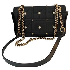 Bolsa Gucci Marmont Acolchoada de Pele de Cordeiro com Pérolas Preta