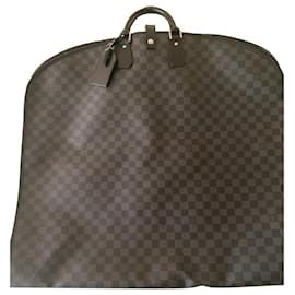 Louis Vuitton Damier Graphite Copriabito N48230