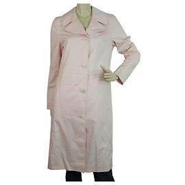 Abrigo estilo gabardina brillante con forro blanco de algodón rosa de Burberry London