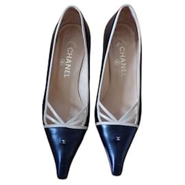 Chanel Pumps Schwarz und Eierschale Leder Gr 38