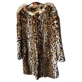 Abrigo Gerard Darel con Estampado Leopardo de Conejo