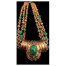 Collana Guy Laroche stile bizantino oro e pietre verdi