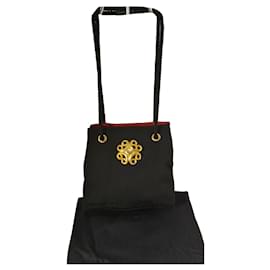 Pochette Yves Saint Laurent en toile noire