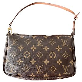 Louis Vuitton Pochette Accessoire Monogram Canvas