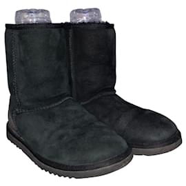 Botas Ugg de piel de cordero negras