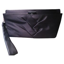 Abendtasche aus schwarzem Satin von Hugo Boss