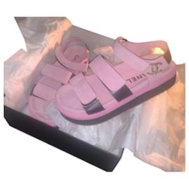 Sandali Chanel Rosa in Pelle di Cervo
