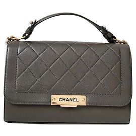 Borsa Chanel in pelle verde oliva
