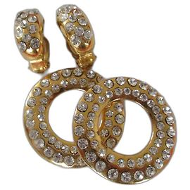 Chanel Clipes separáveis banhados a ouro e strass.