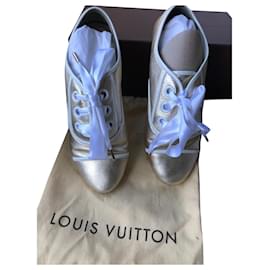 Sneakers Louis Vuitton Pelle Oro Taglia 38