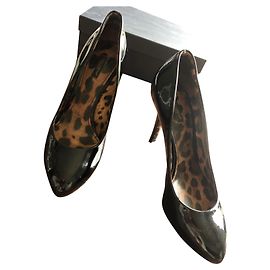 Dolce & Gabbana Pumps aus Lackleder Schwarz