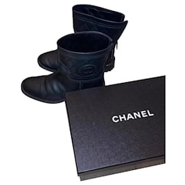 Chanel Mi gesteppte Leder Stiefeletten Schwarz