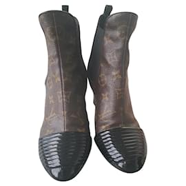 Botines Louis Vuitton de piel marrón 38