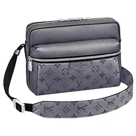 Louis Vuitton LV Outdoor messenger nuevo