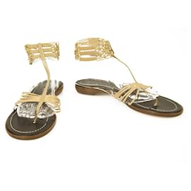 Roberto Cavalli In Pelle Beige Cinghie Sottili Perizoma Flats Sandali Alla Caviglia Scarpe sz 40