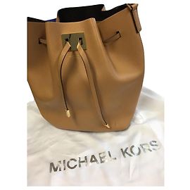 Michael Kors Bucket Bag Beige Leder