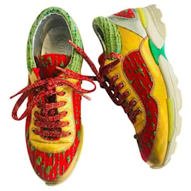 Sneakers Chanel in tweed e pelle metallizzata rosso verde oro