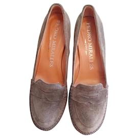 Taupefarbene Wildlederschuhe 9 cm Größe 38 - Autre Marque