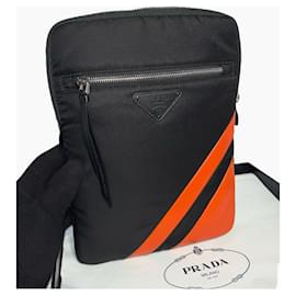 Pochette Prada Tessuto & Saffiano Nera e Arancione