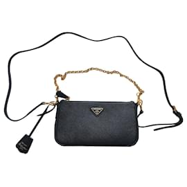 Borsa Prada in pelle nera