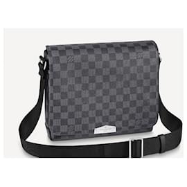 Louis Vuitton District PM Damier Graphite Borsa Messenger Grigia Pelle