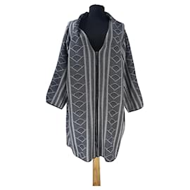 Dagmar Strickjacke Mantel Merinowolle Schwarz Weiß