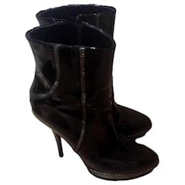Gucci Stiefel aus schwarzem Leder