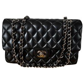 Chanel 2:55 Handtasche aus schwarzem gestepptem Leder