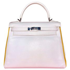 Hermès Una taglia Kelly Retourne bicolore molto speciale e rara 28 cm in White Epsom e Jaune Ambre e Hardware in Palladio.