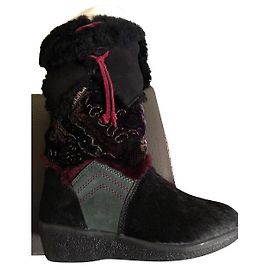 Autre Marque Schwarze Nubukstiefel aus Ziegenhaar