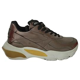 Valentino Bounce Sneaker aus braunem Leder