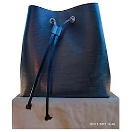 Borsa Louis Vuitton in pelle nera