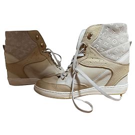 Louis Vuitton calf leather Suede Monogram Cliff