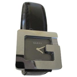 Reloj Gucci de Cuarzo Caja de Acero Correa de Charol Negro