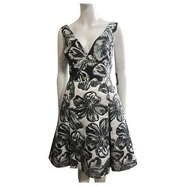 Vera Wang (Hauptlinie) Cocktailkleid aus Brokat