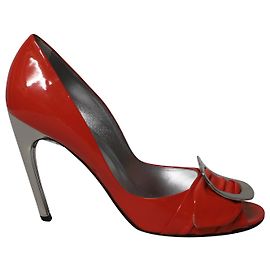 Sapatos Gigi Roger Vivier Spuntata em couro envernizado Coral