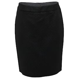 Falda lápiz texturizada en poliéster negro de Armani Collezioni