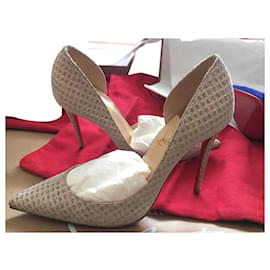 Christian Louboutin Iriza 100 Pumps