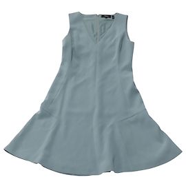 Theory – Kleid mit ausgestelltem Saum und V-Ausschnitt in minzgrünem Triacetat